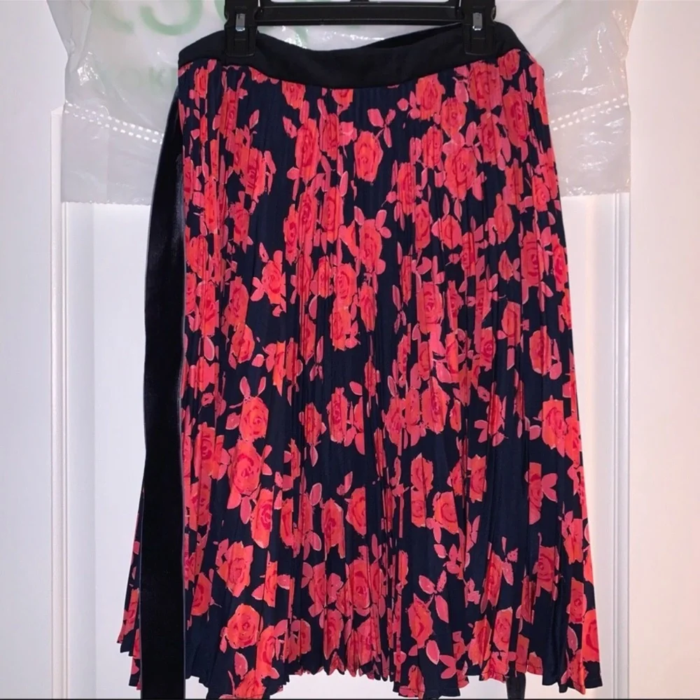 EUC TORY BURCH SKIRT💗💗💗 - Picture 3 of 6